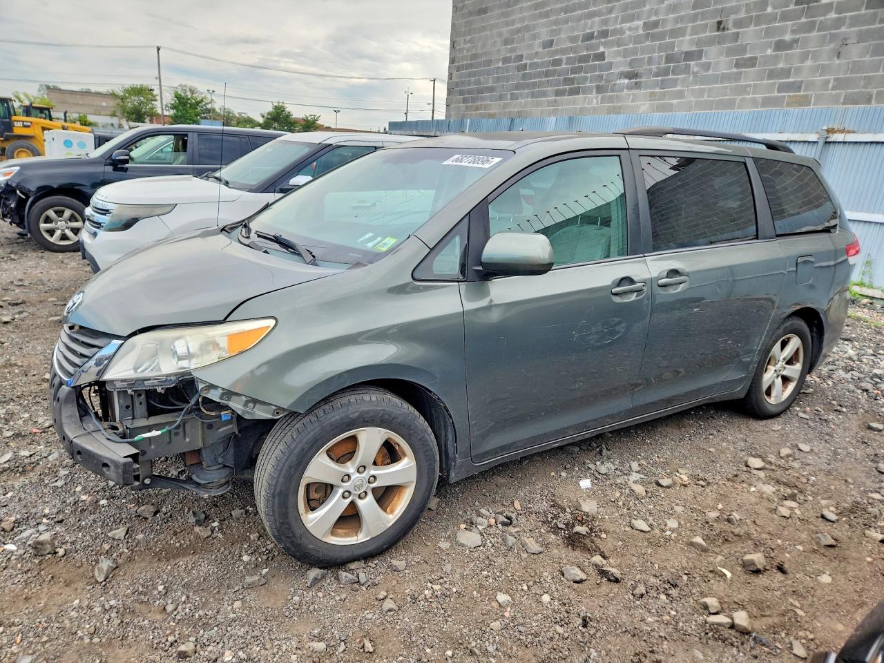 2013 TOYOTA SIENNA