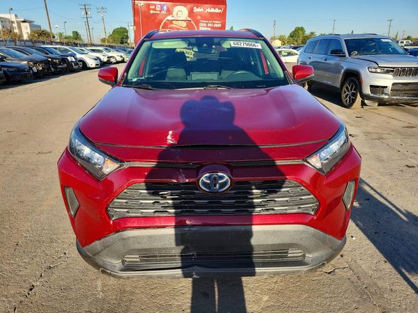2021 TOYOTA RAV4 LE HV