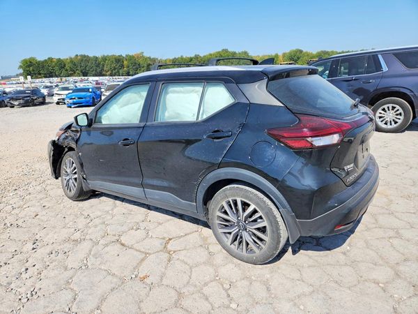 2023 NISSAN KICKS