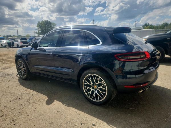 2018 PORSCHE MACAN