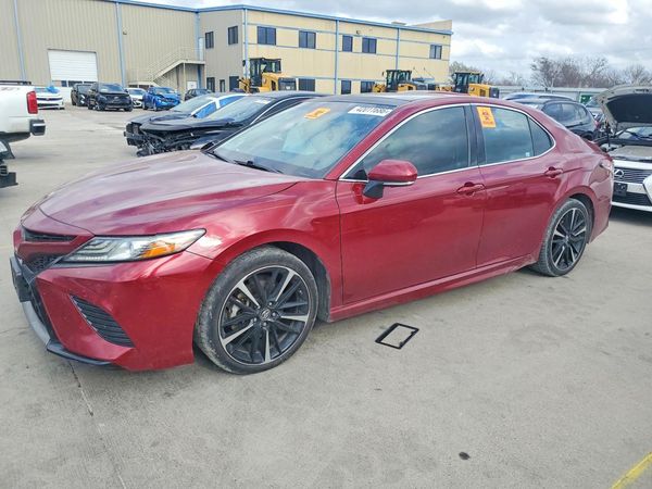 2018 TOYOTA CAMRY