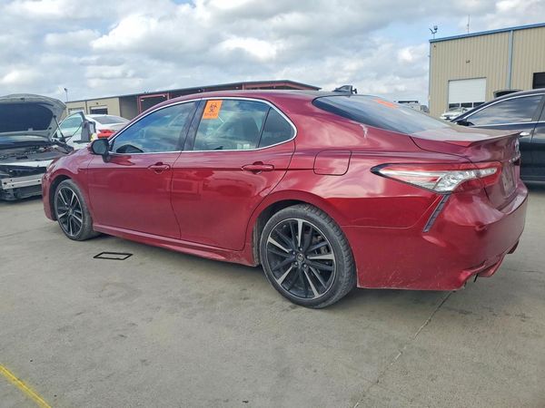 2018 TOYOTA CAMRY