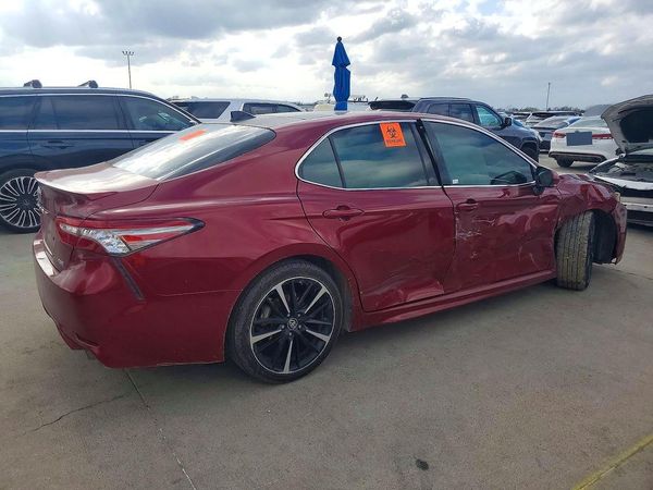 2018 TOYOTA CAMRY