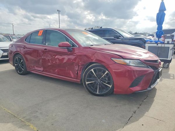 2018 TOYOTA CAMRY
