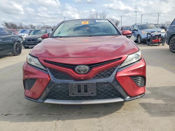 2018 TOYOTA CAMRY