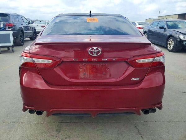 2018 TOYOTA CAMRY