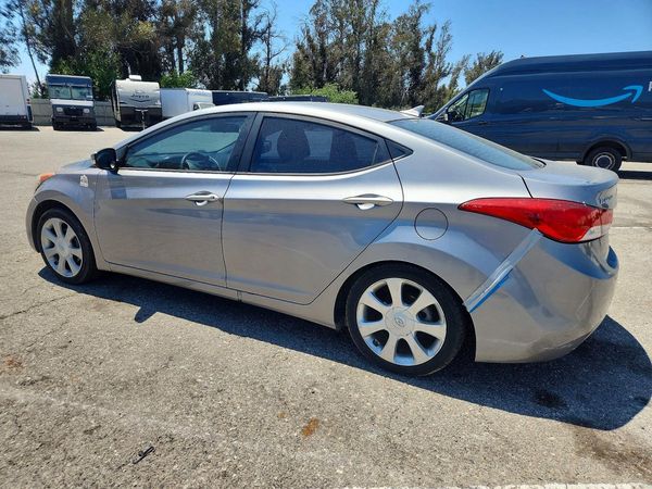 2012 HYUNDAI ELANTRA