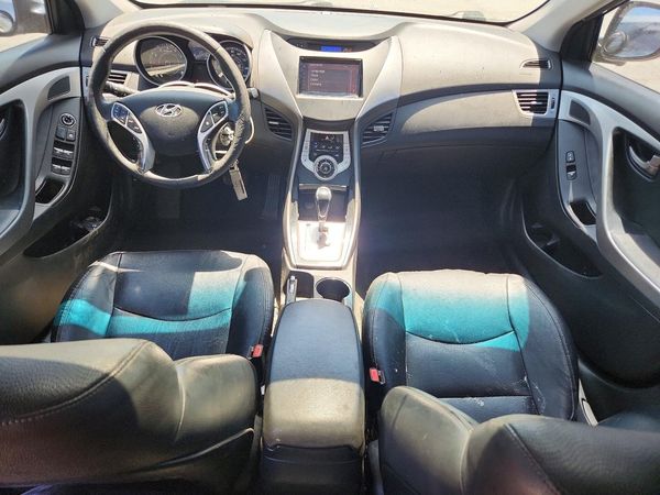 2012 HYUNDAI ELANTRA