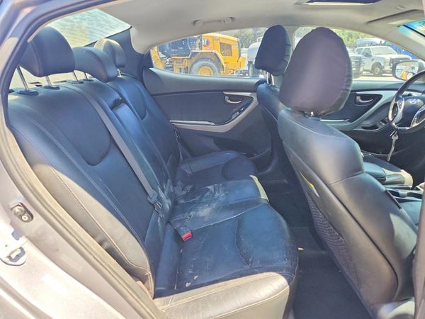 2012 HYUNDAI ELANTRA