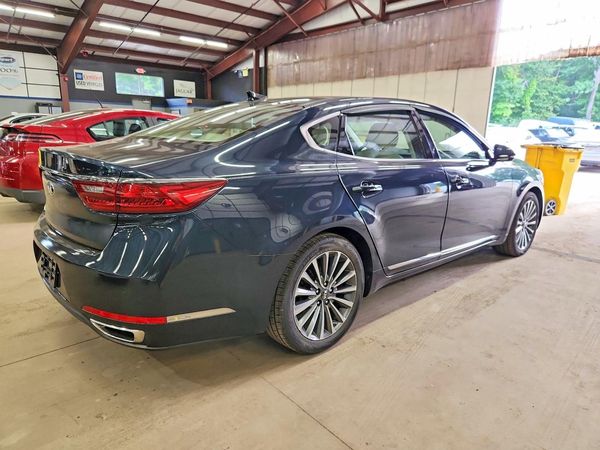2017 KIA CADENZA