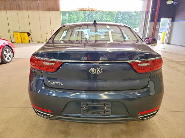 2017 KIA CADENZA