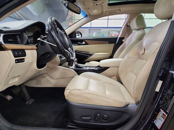 2017 KIA CADENZA