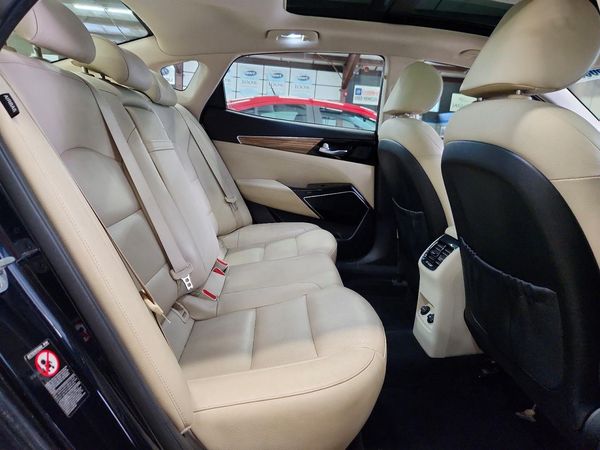 2017 KIA CADENZA