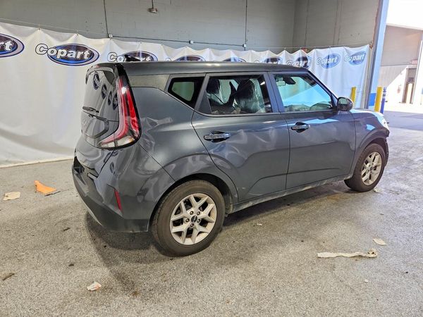 2023 KIA SOUL LX, S