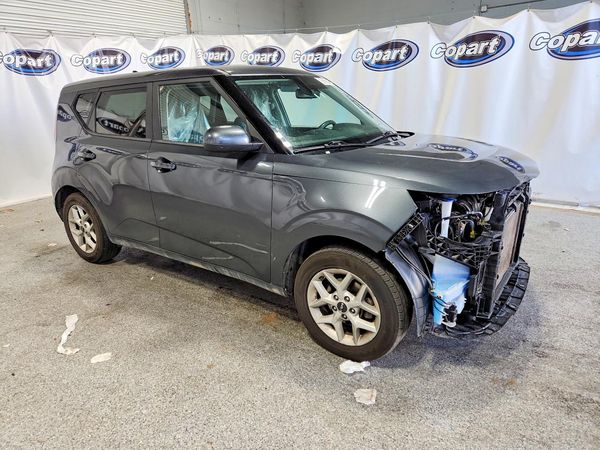 2023 KIA SOUL LX, S