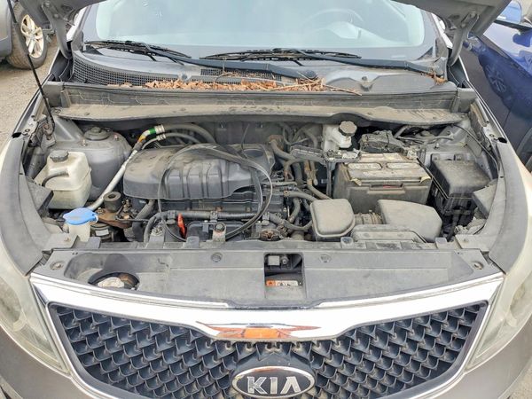 2016 KIA SPORTAGE LX w/Popular Pkg — Engine bay