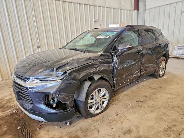 2022 CHEVROLET BLAZER 2LT — Front 3/4