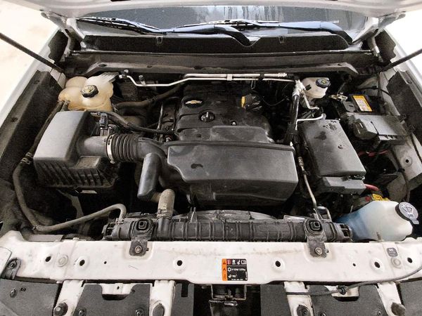 2022 CHEVROLET COLORADO Work Truck — Engine bay