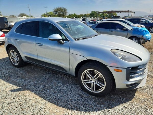 2020 PORSCHE MACAN
