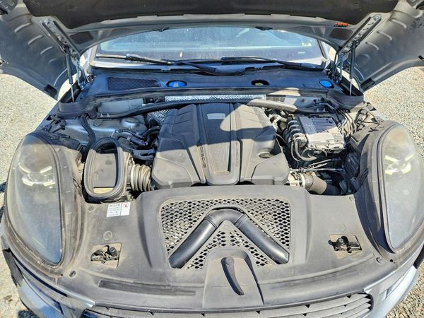 2020 PORSCHE MACAN