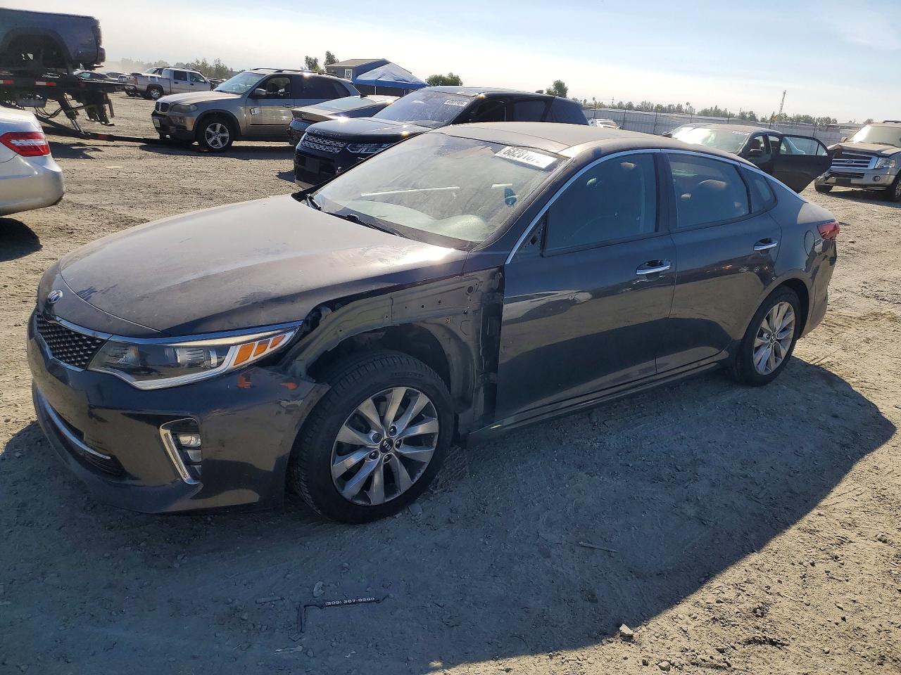 2018 KIA OPTIMA LX — Front 3/4