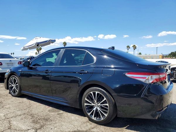 2020 TOYOTA CAMRY SE Hybrid