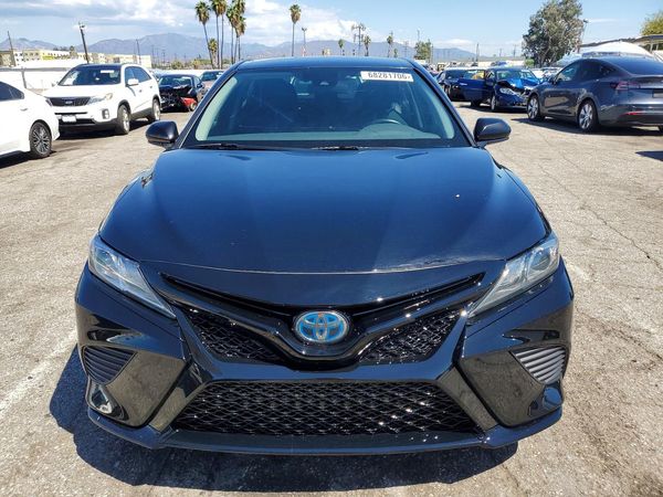 2020 TOYOTA CAMRY SE Hybrid