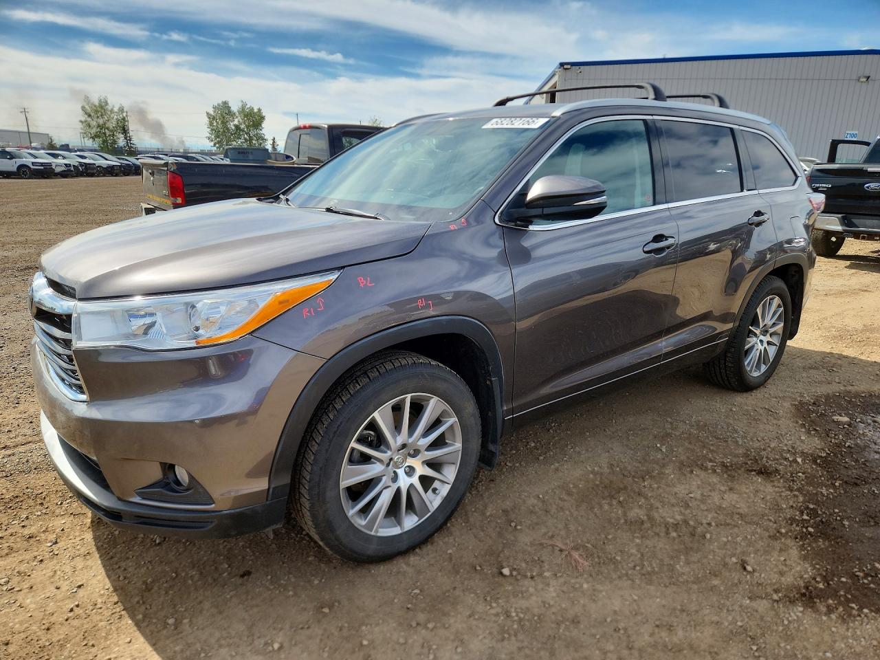 2014 TOYOTA HIGHLANDER Base/Hybrid — Front 3/4