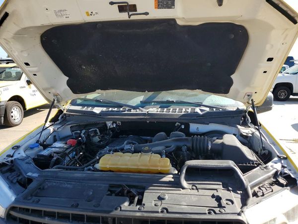 2018 FORD F150 — Engine bay