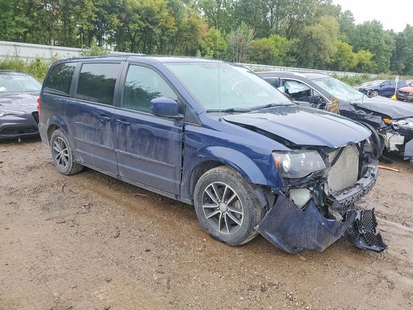 2017 DODGE GRAND CARAVAN GT — Passenger 3/4