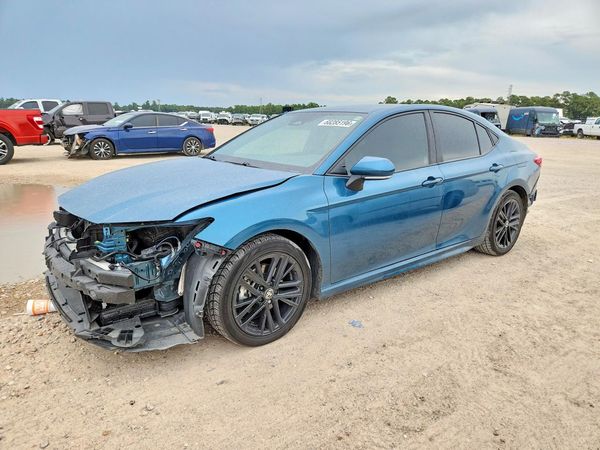 2025 TOYOTA CAMRY