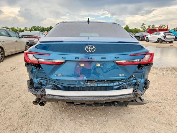 2025 TOYOTA CAMRY