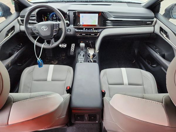 2025 TOYOTA CAMRY