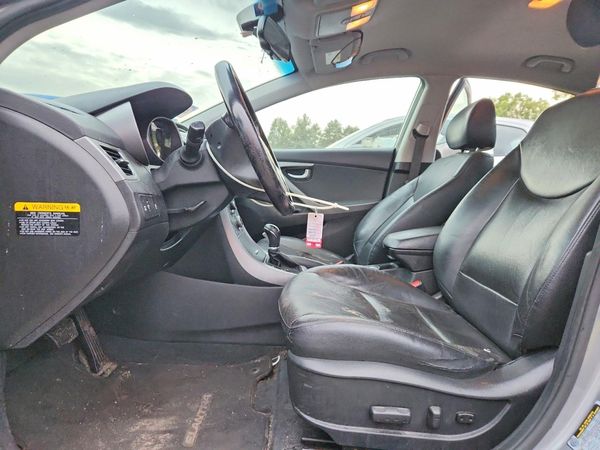 2014 HYUNDAI ELANTRA GLS (Middle) — DENT