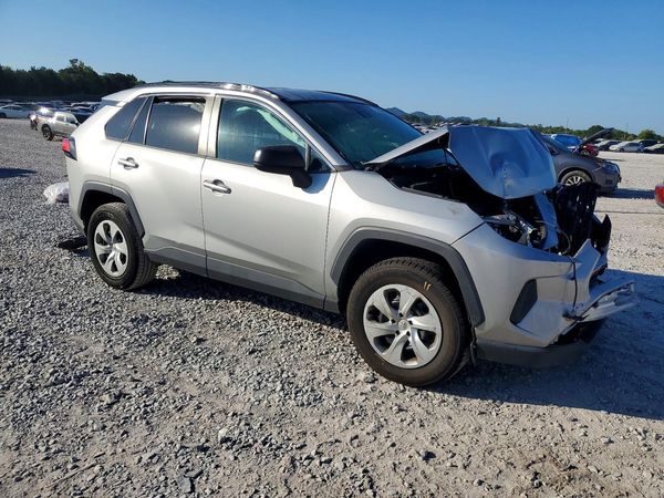 2021 TOYOTA RAV4 LE — Passenger 3/4