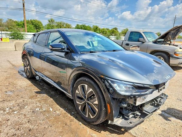 2024 KIA EV6 Light, Wind — Passenger 3/4