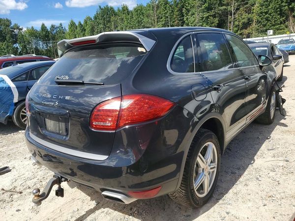2014 PORSCHE CAYENNE — PSRA