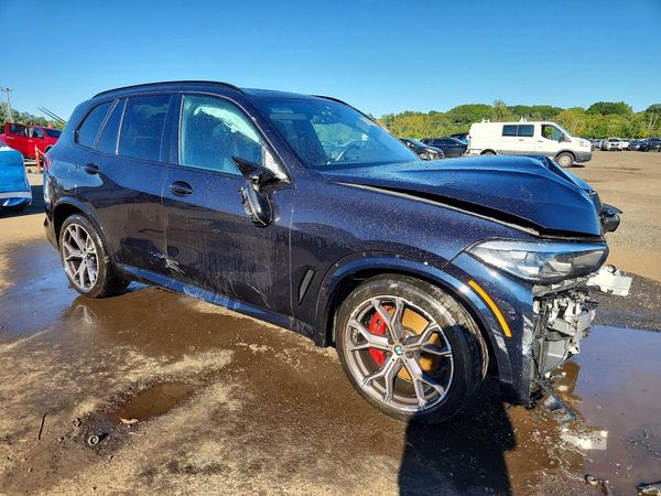 2023 BMW X5 xDrive40i — Passenger 3/4