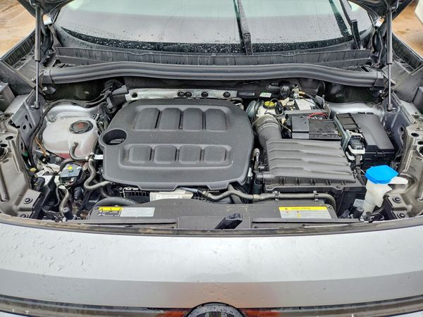 2025 VOLKSWAGEN TIGUAN S — Engine bay