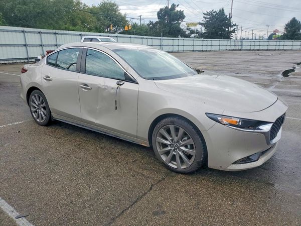 2024 MAZDA 3 Preferred Package — Passenger 3/4