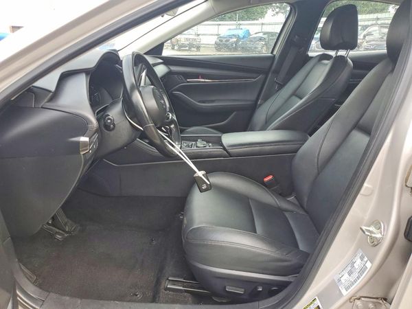2024 MAZDA 3 Preferred Package — DENT