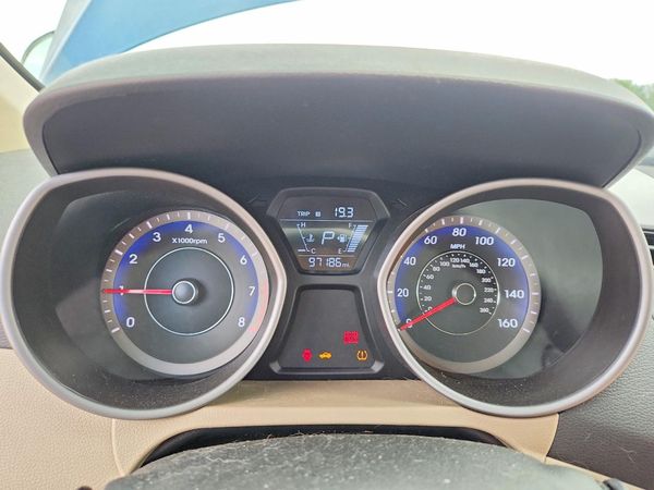 2016 HYUNDAI ELANTRA