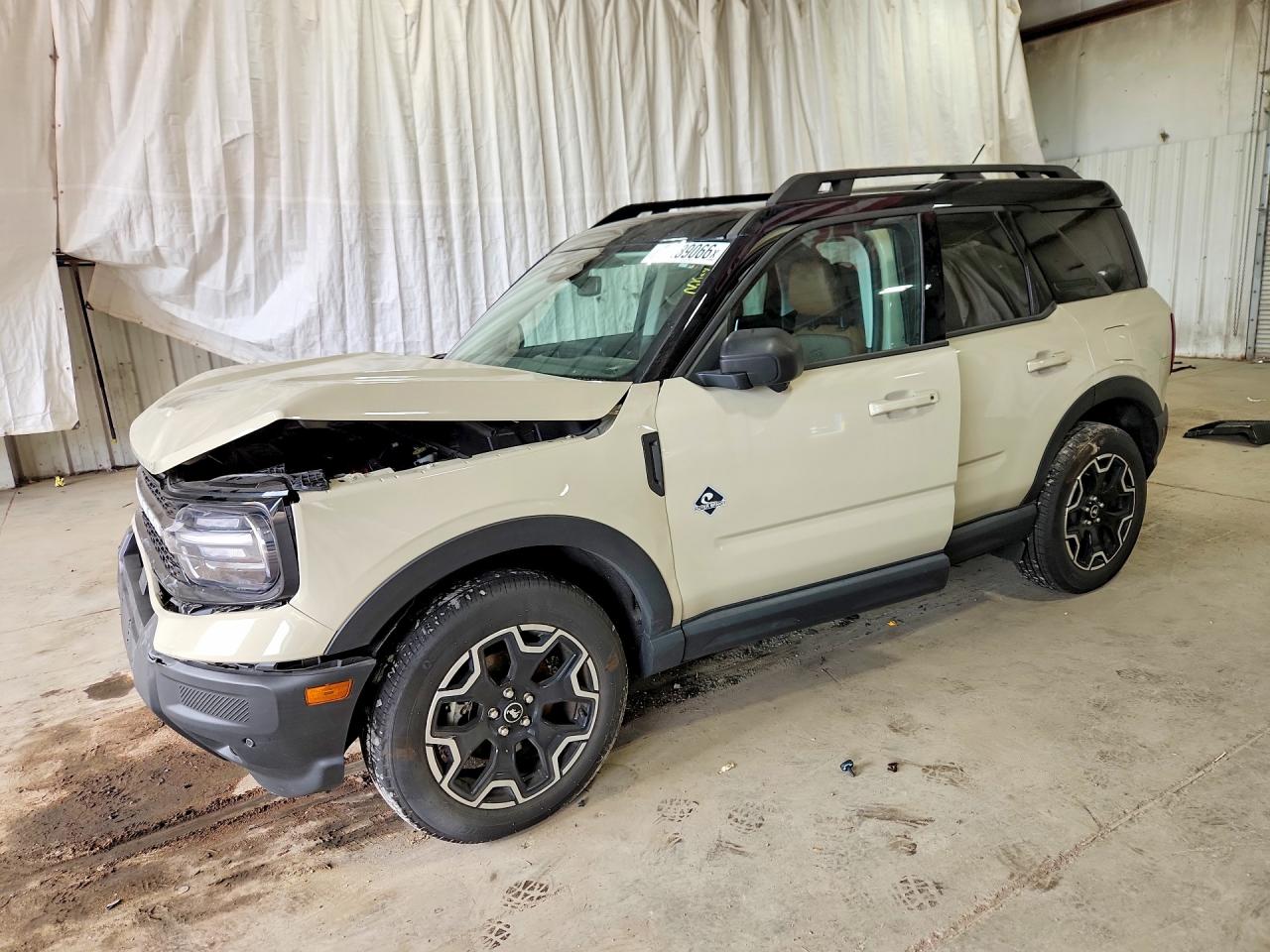 2025 FORD BRONCO OUTER BANKS — Front 3/4