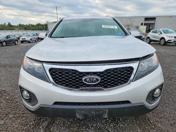 2013 KIA SORENTO Base / LX