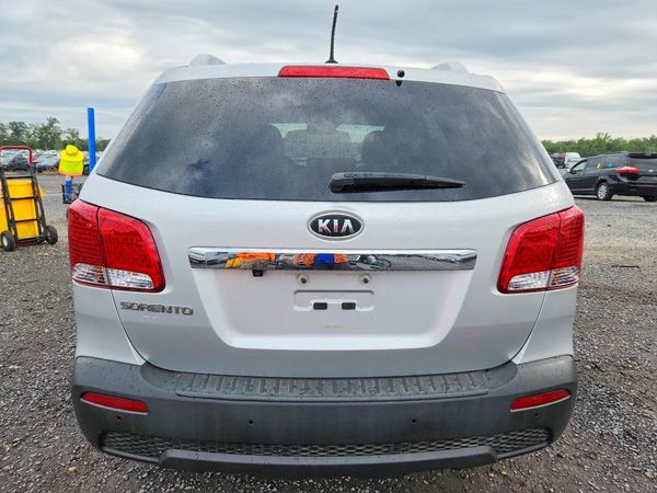 2013 KIA SORENTO Base / LX