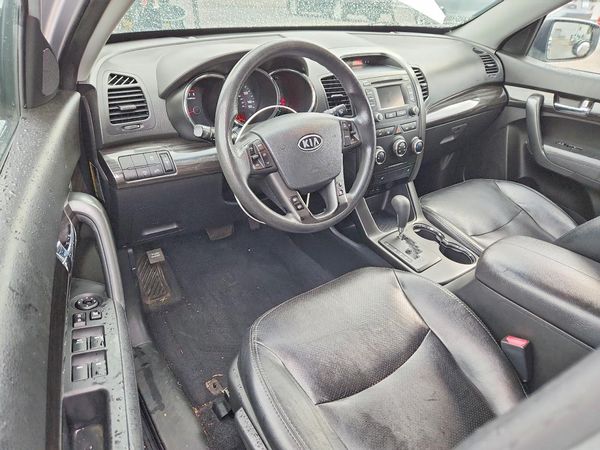2013 KIA SORENTO Base / LX