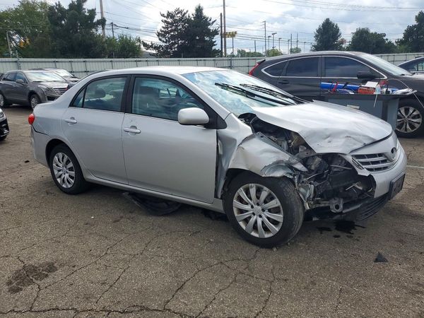 2013 TOYOTA COROLLA