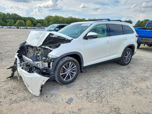 2019 TOYOTA HIGHLANDER SE/XLE — Front 3/4