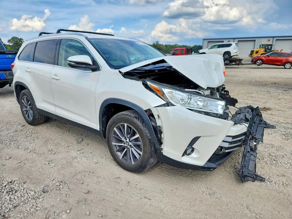 2019 TOYOTA HIGHLANDER SE/XLE — Passenger 3/4