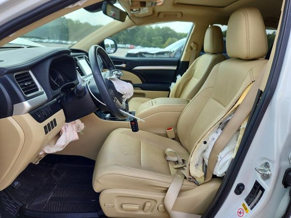 2019 TOYOTA HIGHLANDER SE/XLE — DENT